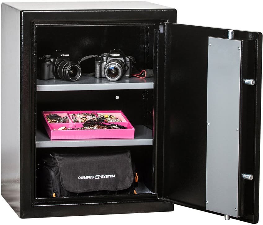 Skap åpent med verdisaker